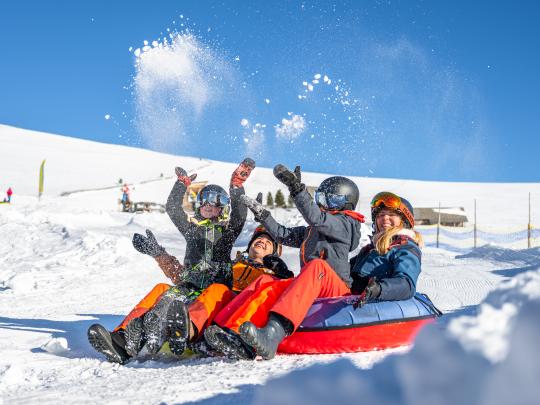 Abseits der Piste_Snowtubing_Falkert_Heidi-Alm_Familie_Nockberge_Winter © Christoph Rossmann_MBN Tourismus (6)